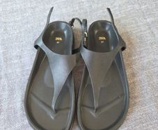Zara sandals size 37
