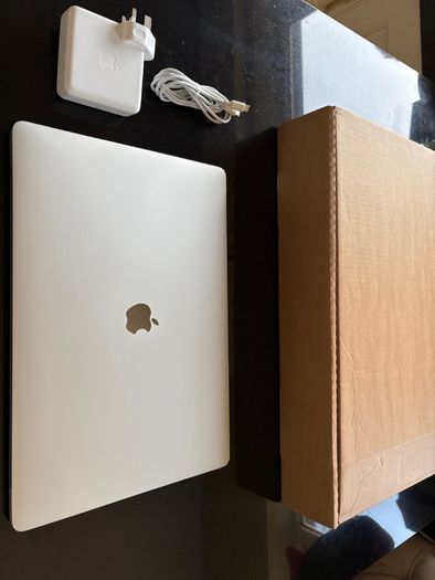 As New 16" Apple Macbook Pro Tahoe Os 512SSD|16GB