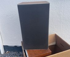 LEAK speakers