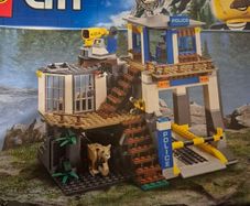 Lego Jungle Police Station
