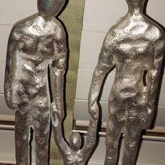 Metal Sculpture of Family of 3 like NEW!