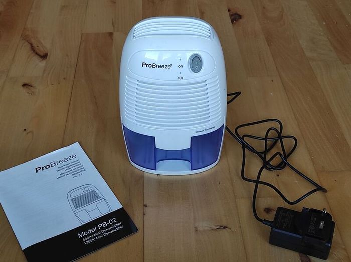 Dehumidifier 500ml Compact and Portable Mini Air Dehumidifier for Damp, Mould, Moisture in Home, Kitchen, Bedroom, Caravan, Office, Garage, Bathroom, Basement