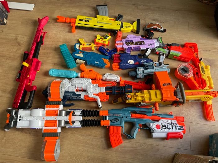Enormous Nerf guns bundle