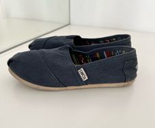 Toms navy shoes UK4