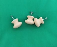 3 x ceramic cream furniture knobs