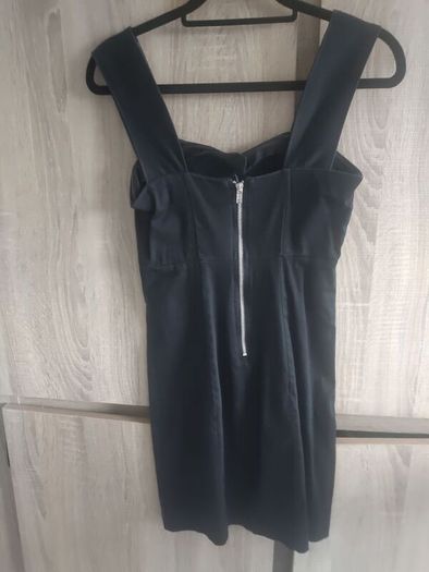 PRICE 39 euro Black villa dress size xs with zip