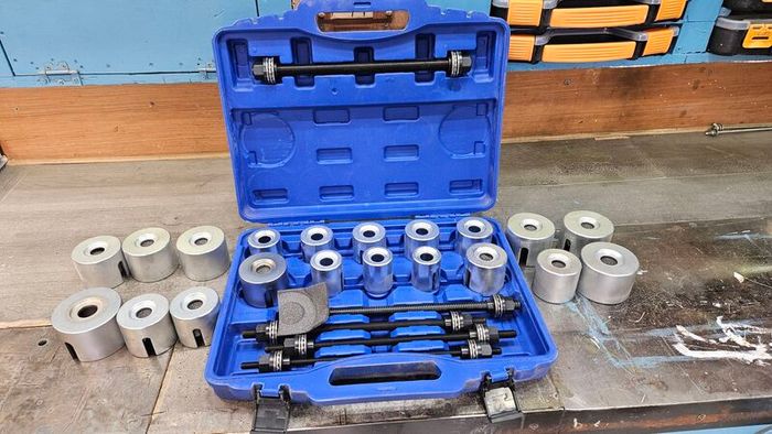 Wheel Bearing Press Puller