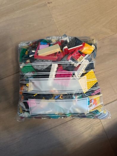 1kg mixed Lego bag / all authentic Lego