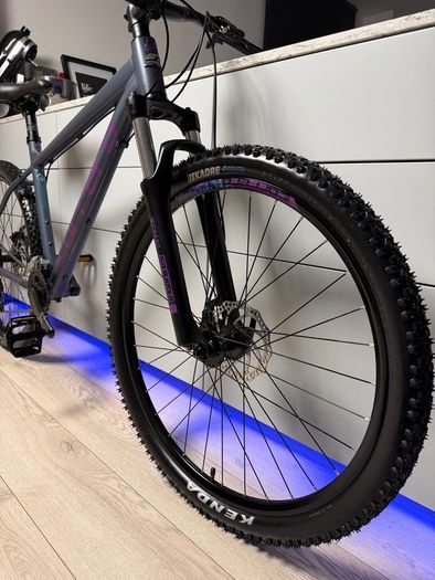 Carrera Vengeance Bike (Like NEW)