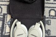 Bose headphonee