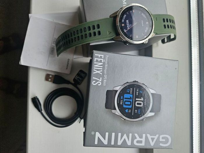 Garmin Fenix 7s with AMOLED Touchscreen and Warranty