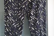 RIVER ISLAND ladies printed trousers Sz 8R UK