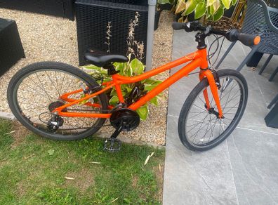 Carrera 24inch wheel kids mountain bike