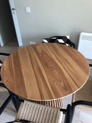 Dining table and 4 chairs