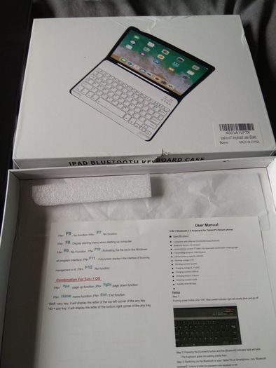 Ipad Pro 11 case plus Bluetooth keyboard