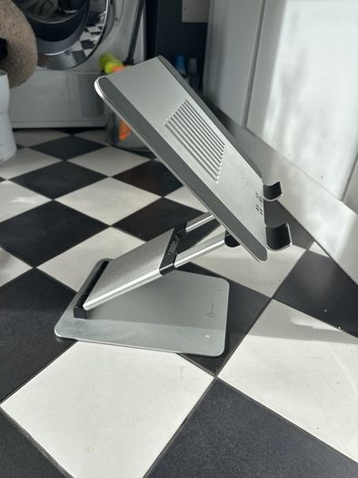 Tounee Heavy Duty Aluminum Ergonomic Laptop Stand / Riser