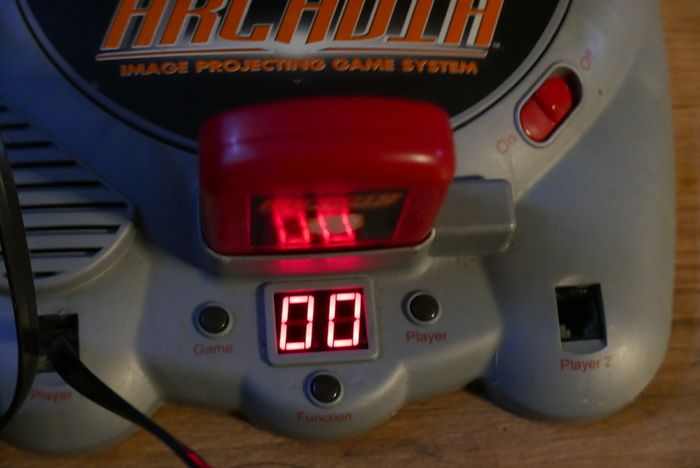 Vintage Arcadia Image Projecting Game System Skeet Shoot Vintage 1998 Shooting Game (works well)