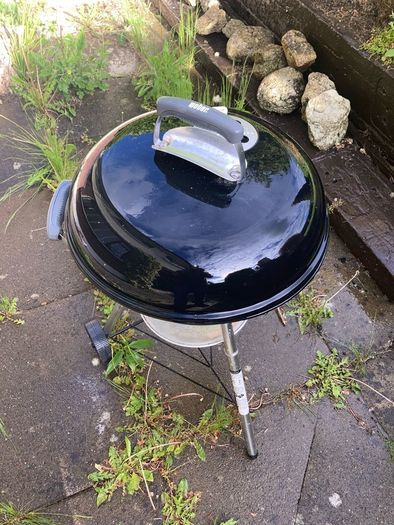 Weber 47cm Charcoal bbq