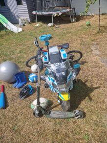 Kids' electric & ordinary bikes, balls, skooter, helmet, baseball bat, toy truck
