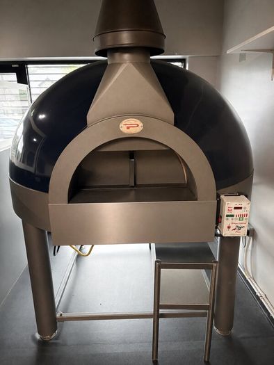 Pizza oven