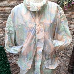 Vintage womens 80s light weight rain jacket 3/4 length jacket 80s shoulder pads Multiple pockets Amazing 80s print