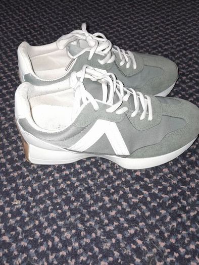 ladies trainers