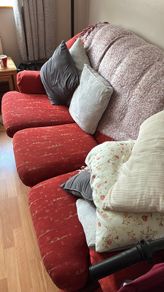 3 seater sofa, 2 armchairs, free to take away