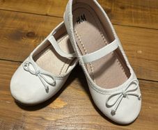 H&M white ballerina style shoes, size 27