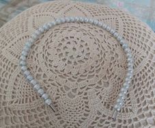 Pearl effect headband
