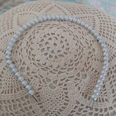 Pearl effect headband