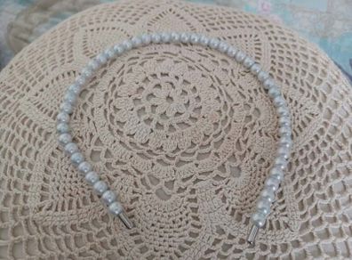 Pearl effect headband