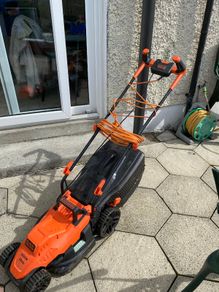 electric lawnmoer