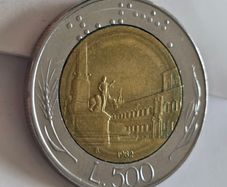 Italy 500 Lire 1982. First year of issue
