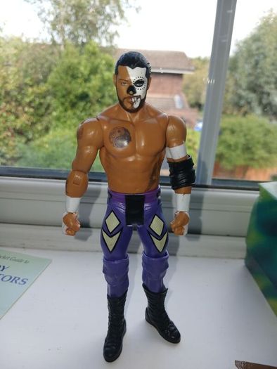 WWE Basic Series 127 Santos Escobar