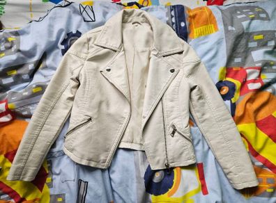 white jacket 8-9