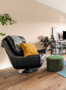 Stunning leather swivel chair