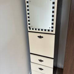 Compact storage unit