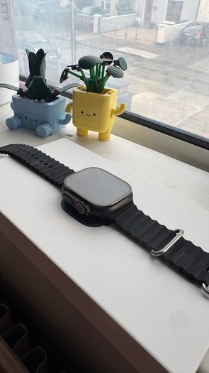 Apple Watch Ultra 2 (GPS + Cellular)