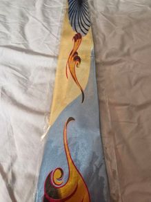 Novelty tie