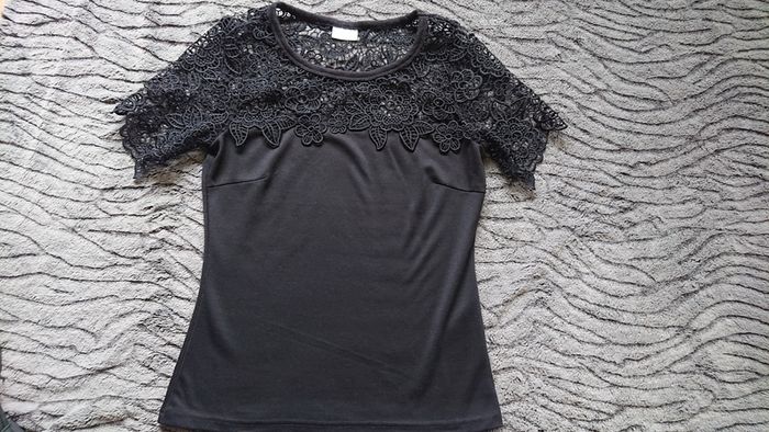 Black Vila Clothing Top . Size 10