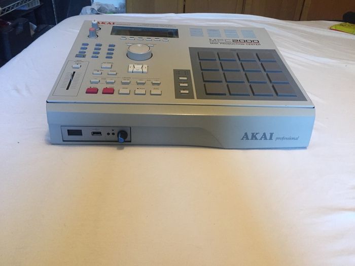 AKAI MPC 2000  // USB Emulator, 64mb Ram for parts