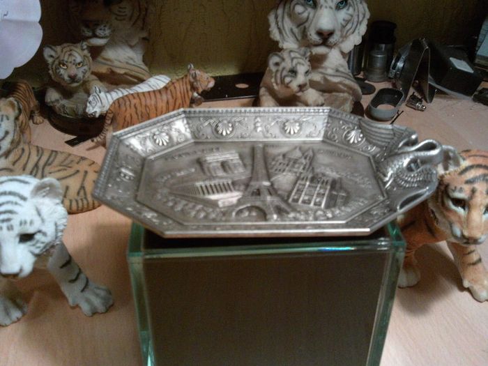 souvenir of paris