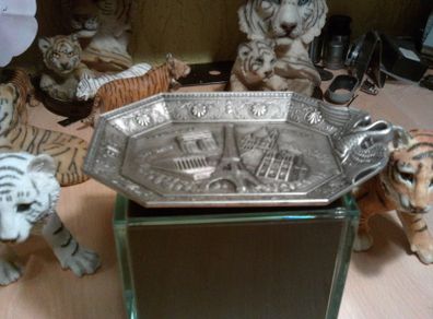 souvenir of paris