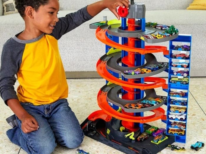 Hot Wheels Mega City Garage