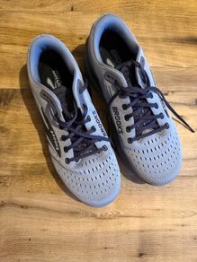 Brooks ghost max 3 UK12