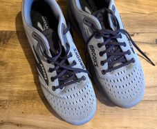 Brooks ghost max 3 UK12