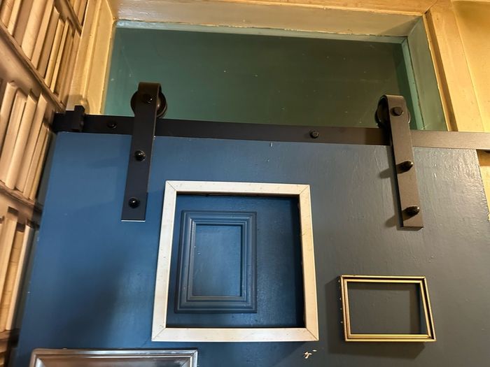 Barn door sliding hinges