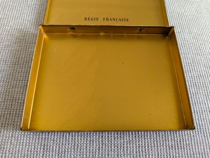 Vintage Batavia Regie Francaise 10 Cigar Tin