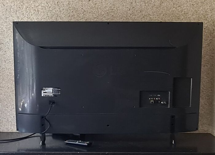 Lg 49" 4k Ultra Hd Smart Tv  Model 49uh620v