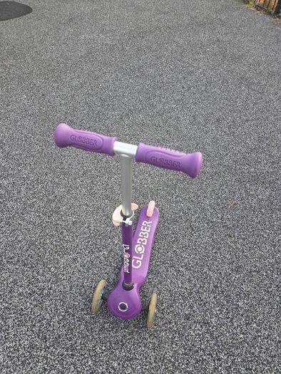 Globber pink scooter, barely used, great condition